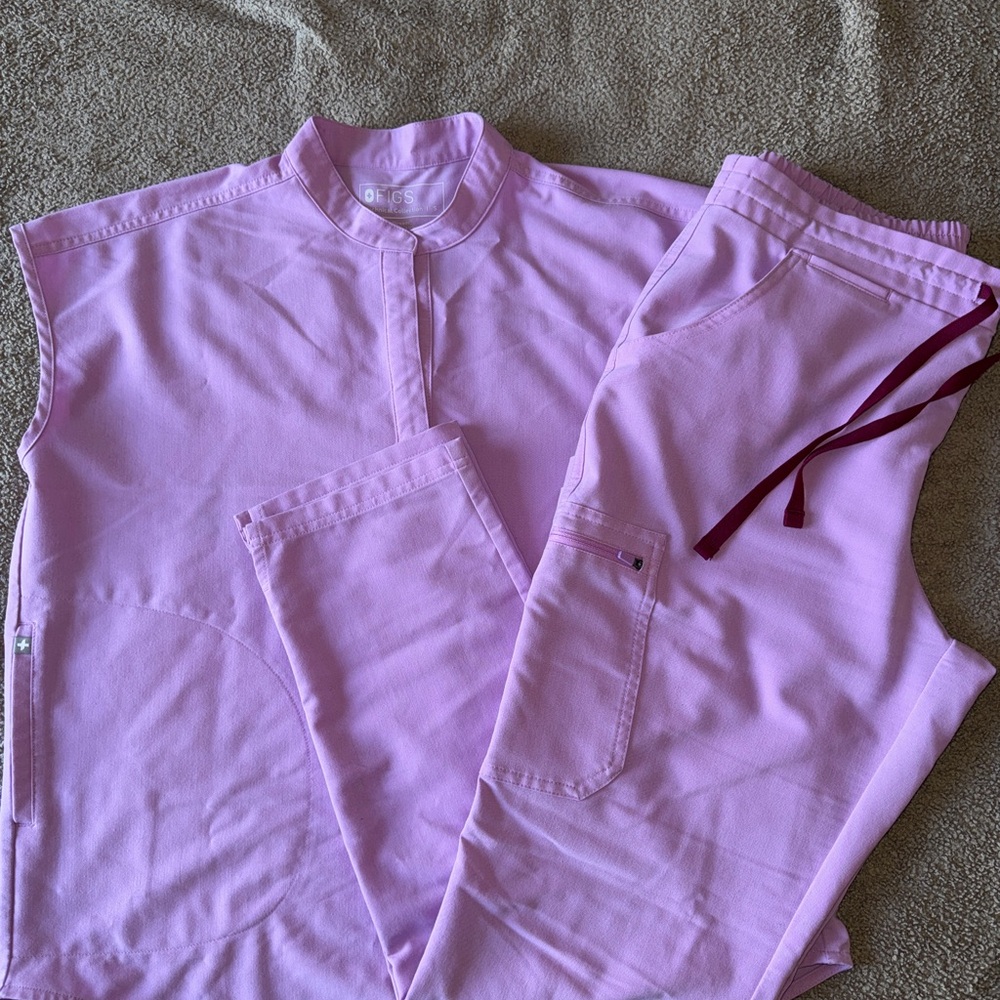 Figs Women's Light Pink Scrub Set